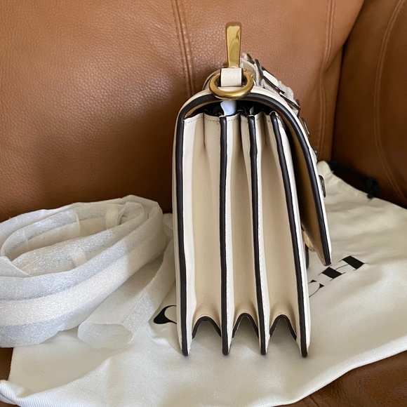 NEW Coach Riley Top Handle 22 with Floral Applique in Chalk/Brass - Picture 5 of 12